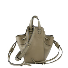 将图像加载到图库查看器中,LOEWE hammock GreigeA538V07X15 Leather Size Mini