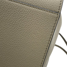 将图像加载到图库查看器中,LOEWE hammock GreigeA538V07X15 Leather Size Mini