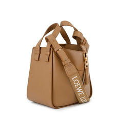 将图像加载到图库查看器中,LOEWE hammock Oak BrownA538H13X14 Calf Leather Size compact