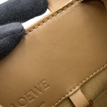 将图像加载到图库查看器中,LOEWE hammock Oak BrownA538H13X14 Calf Leather Size compact
