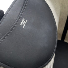 Load image into Gallery viewer, HERMES In the loop Ecru/Black Toile H Swift Leather Size 23