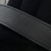 Load image into Gallery viewer, HERMES In the loop Ecru/Black Toile H Swift Leather Size 23