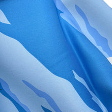 将图像加载到图库查看器中,HERMES Carre Midnight Fauvele Minuit au Faubourg Size 70 Marine/Ciel/White Silk100%