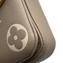 将图像加载到图库查看器中,LOUIS VUITTON Pochette Metis EW Tourterelle ClaimsM23081 Monogram Empreinte Leather