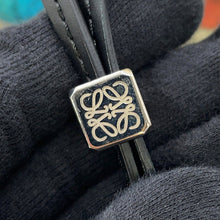 将图像加载到图库查看器中,LOEWE Paula Ibiza Balloon Shoulder White/Black Canvas Leather Size Small