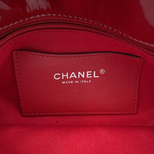 Load image into Gallery viewer, CHANEL Matelasse Mademoiselle Chain Boring Shoulder Red Patent Leather
