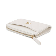 将图像加载到图库查看器中,CHANEL Matelasse fragment case WhiteAP3179 Caviar Leather