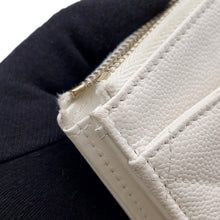 将图像加载到图库查看器中,CHANEL Matelasse fragment case WhiteAP3179 Caviar Leather