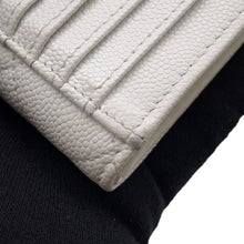 将图像加载到图库查看器中,CHANEL Matelasse fragment case WhiteAP3179 Caviar Leather