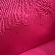 将图像加载到图库查看器中,LOUIS VUITTON Maxi Pochette Accessoires FuchsiaM46161 Monogram