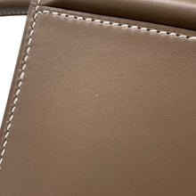 将图像加载到图库查看器中,HERMES Cadena Bag Etoupe Tadelakt Leather