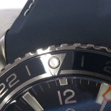 将图像加载到图库查看器中,OMEGA Seamaster Planet Ocean 600M GMT W43.5mm TI Rubber Blue Dial232.92.44.22.03.001