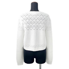 Load image into Gallery viewer, CHANEL cardigan Size 38 WhiteP79194 Cotton75% Polyamide24% Elastine1%