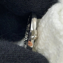 Load image into Gallery viewer, CHANEL cardigan Size 38 WhiteP79194 Cotton75% Polyamide24% Elastine1%