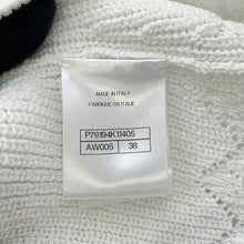 Load image into Gallery viewer, CHANEL cardigan Size 38 WhiteP79194 Cotton75% Polyamide24% Elastine1%