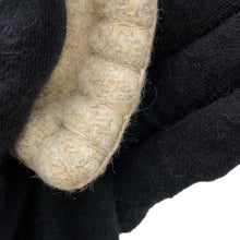 Load image into Gallery viewer, HERMES Avalon 3 Cushion Coco - Camomile Wool 90% Cashmere10% Size PM