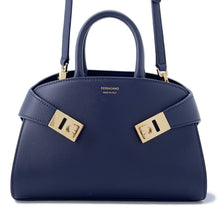 将图像加载到图库查看器中,Ferragamo Hug 2-Way Handbag Midnight215975 Calf Leather Size XS