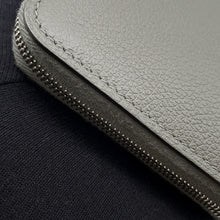 Load image into Gallery viewer, HERMES Zip Ango 2 Bifold Wallet Gris Meyer Evercolor