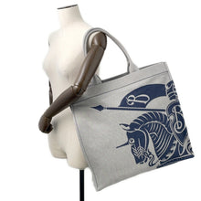 将图像加载到图库查看器中,BURBERRY EKD Square Tote Night8080749 Canvas