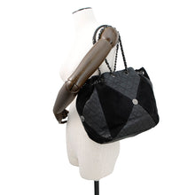 将图像加载到图库查看器中,CHANEL Paris-Dallas Drawstring Bag Shoulder Bag Black Suede leather