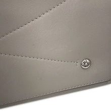 将图像加载到图库查看器中,LOUIS VUITTON Carmel GarrettM21775 Monogram Mahina