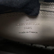 将图像加载到图库查看器中,LOUIS VUITTON Carmel GarrettM21775 Monogram Mahina