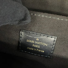 将图像加载到图库查看器中,LOUIS VUITTON Pochette Metis NoirM44876 Monogram Reverse Canvas Size MM