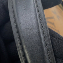 将图像加载到图库查看器中,LOUIS VUITTON Pochette Metis NoirM44876 Monogram Reverse Canvas Size MM