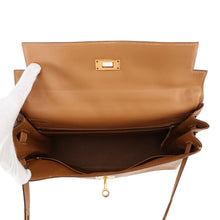 Load image into Gallery viewer, HERMES Kelly Retourne Natural Chamonix Leather Size 32