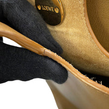 Load image into Gallery viewer, LOEWE Pebble bucket bag OakAANBBBWX01 Smooth Calf Leather Size Medium