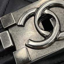 将图像加载到图库查看器中,CHANEL Boy Chanel ChainShoulder BlackA67086 Lambskin Size 25