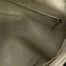 将图像加载到图库查看器中,CHANEL Luxury Chain Around Shoulder Bag Black Leather