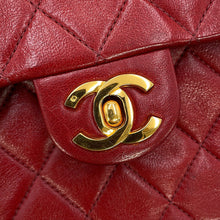 将图像加载到图库查看器中,CHANEL Matelasse ChainShoulder Bag Red Lambskin Size 17