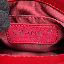 将图像加载到图库查看器中,CHANEL Matelasse ChainShoulder Bag Red Lambskin Size Mini