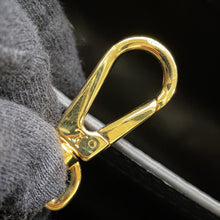 将图像加载到图库查看器中,LOUIS VUITTON Capucines NoirM59269 Enamel Leather Size BB