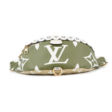 将图像加载到图库查看器中,LOUIS VUITTON Bumbag Khaki/White/BeigeM44611 Monogram Monogram Giant