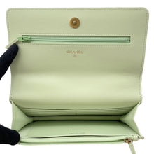 将图像加载到图库查看器中,CHANEL CHANEL19 Chain wallet Light GreenAP0957 Lambskin