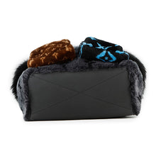 将图像加载到图库查看器中,LOUIS VUITTON Automne Hiver 2020 Multi-Fur Backpack NoirM56852 Monogram Fur