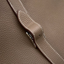 Load image into Gallery viewer, HERMES Halzan Etoupe Taurillon Clemence Size 31