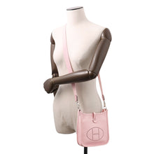 Load image into Gallery viewer, HERMES Evelyne Long Rose Sakura Taurillon Clemence Size TPM