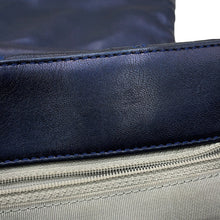 将图像加载到图库查看器中,CHANEL Bubble Quilt ChainShoulder Bag Navy Lambskin