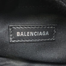 将图像加载到图库查看器中,BALENCIAGA Monaco Camera Bag White806459 Leather Size XS