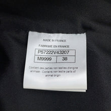 Load image into Gallery viewer, CHANEL Tweed Coat Size 38 BlackP57222 Acryl35% Polyester23% Nylon20% Cotton11% Wool 8% Rayon3% Leather