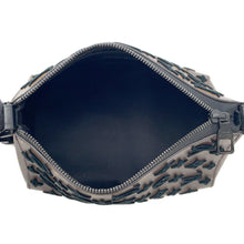 Load image into Gallery viewer, LOUIS VUITTON Triangle Messenger NoirM45070 Monogram / Toughtage