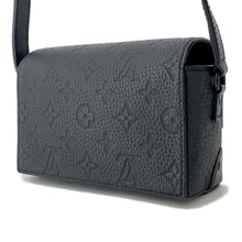 将图像加载到图库查看器中,LOUIS VUITTON Steamer Wearable Wallet NoirM81746 Monogram・Taurillon