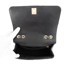 将图像加载到图库查看器中,CHANEL V Stitch Single Flap Chainshoulder Bag Black Lambskin Size 20