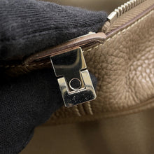 Load image into Gallery viewer, HERMES Victoria2 Etoupe Taurillon Clemence Size 35