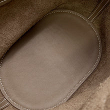Load image into Gallery viewer, HERMES In the loop Etoupe Taurillon Clemence Swift Leather Size 18/PM