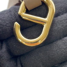 Load image into Gallery viewer, HERMES In the loop Etoupe Taurillon Clemence Swift Leather Size 18/PM