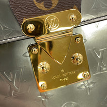 将图像加载到图库查看器中,LOUIS VUITTON Spring street Silver/Tassili YellowM90376 Monogram Vernis Leather Epi Leather Monogram Size PM